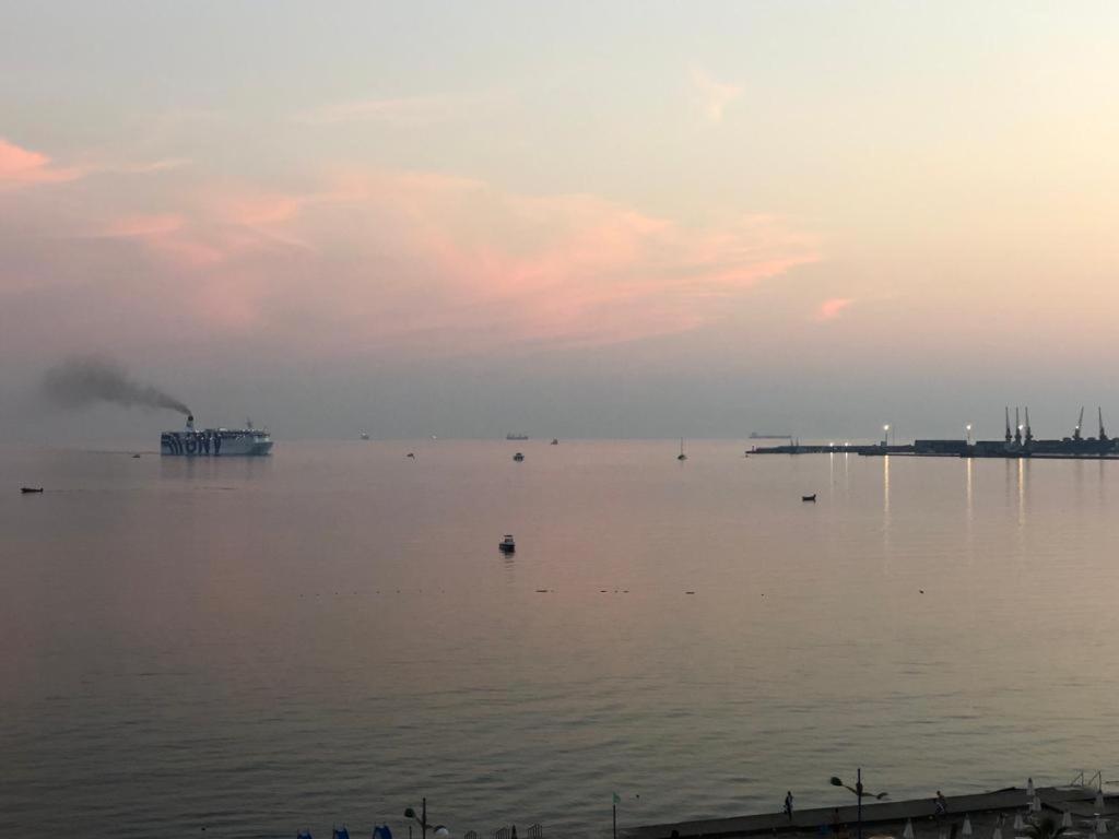H&G Seaview Apartments Durres Ngoại thất bức ảnh